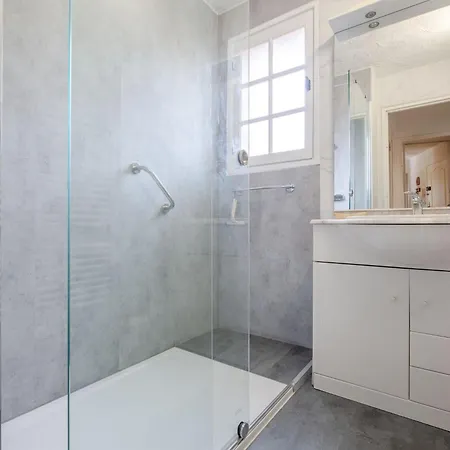 Les Pins By Interhome Appartement Saint-Raphaël